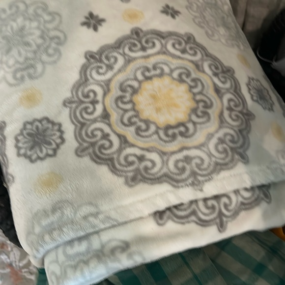 Meet your Posher, Sam - Picture 2 of 6